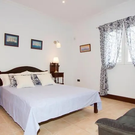 Marina Is A Beautiful 5 Bedroom In With Heated Pool プエルト・カレロ