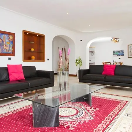 Marina Is A Beautiful 5 Bedroom In With Heated Pool ヴィラ プエルト・カレロ