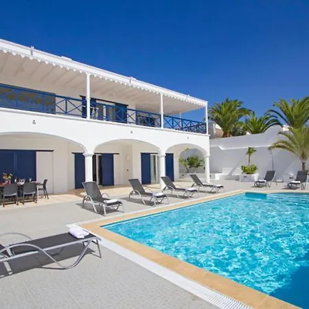 Marina Is A Beautiful 5 Bedroom In With Heated Pool ヴィラ