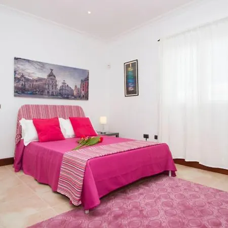Marina Is A Beautiful 5 Bedroom In With Heated Pool ヴィラ *